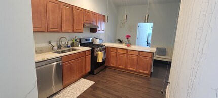 930 W Belmont Ave in Chicago, IL - Building Photo - Building Photo