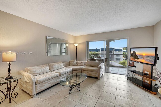 7897 Golf Cir Dr in Margate, FL - Building Photo - Building Photo