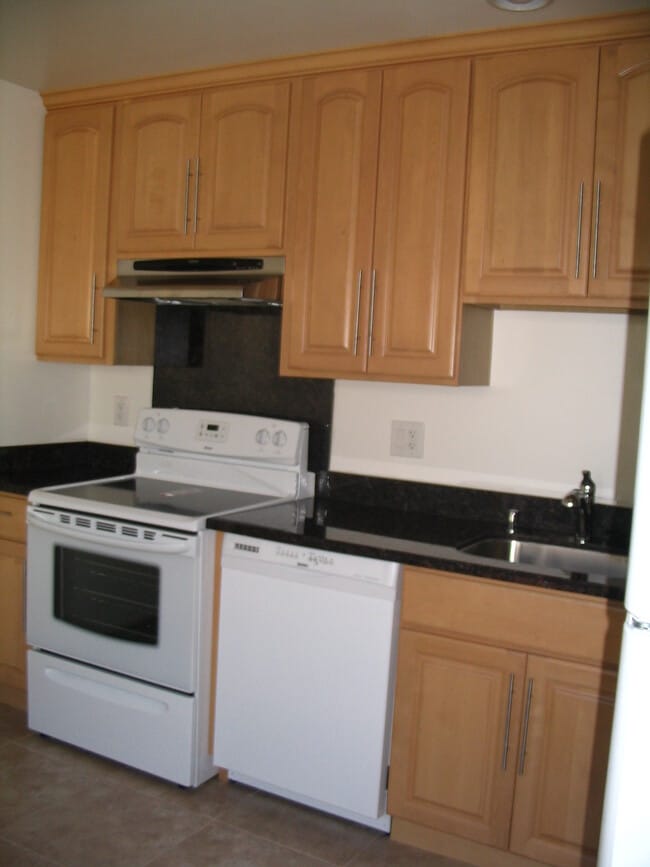 4425 Blackford Ave, Unit 2