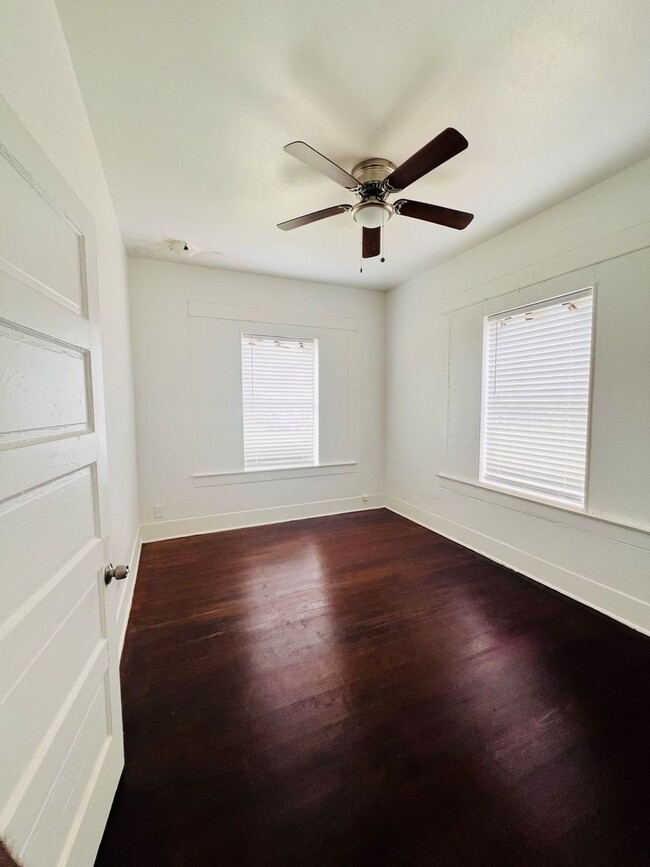 3327 Procter St in Port Arthur, TX - Building Photo - Building Photo