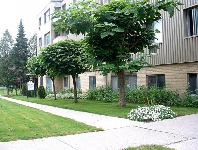 Belle Ayre Apartments in Guelph, ON - Building Photo