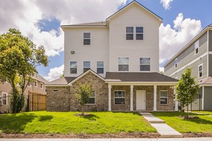 Carriage House Apartments