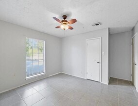 24710 Glen Loch Dr in Spring, TX - Building Photo - Building Photo