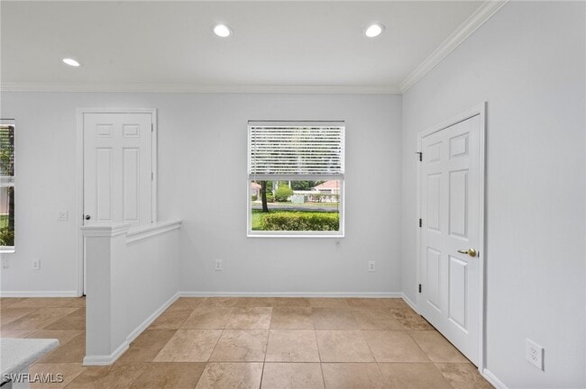 property at 1084 Hampton Cir