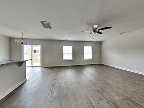 313 Flushing Bay Ct in Lexington, SC - Foto de edificio - Building Photo