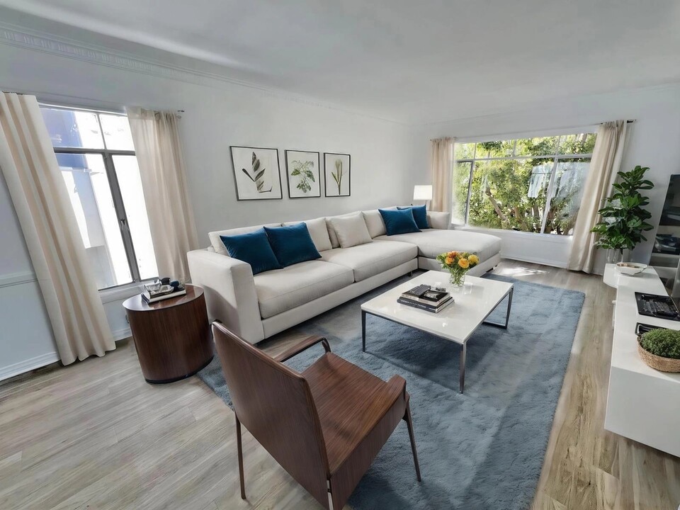 349 N Palm Dr in Beverly Hills, CA - Building Photo