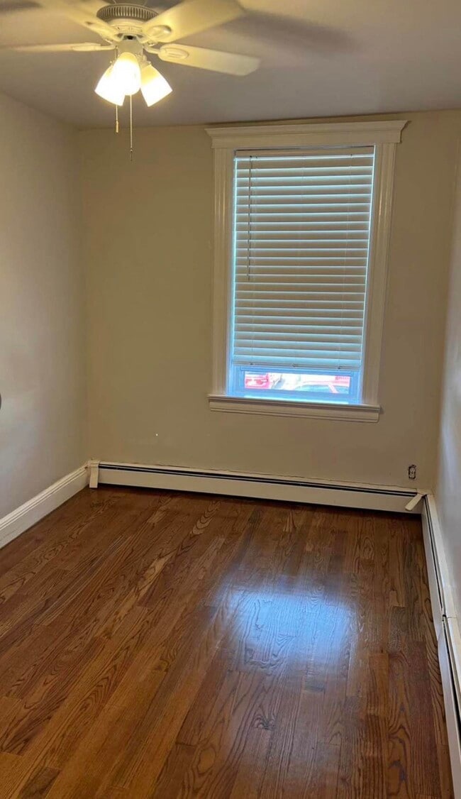 672-674-674 John F. Kennedy Blvd in Bayonne, NJ - Building Photo - Building Photo