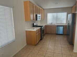 13190 Cameron St in Victorville, CA - Foto de edificio - Building Photo