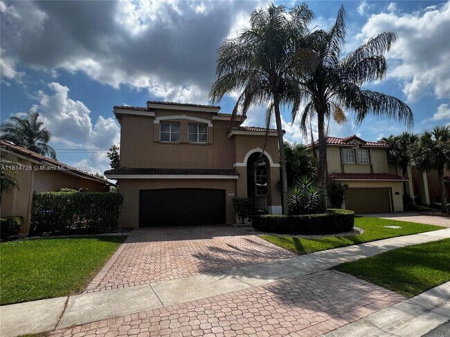 property at 2649 Nassau Ln
