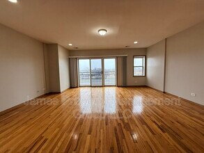 2729 W Congress Pkwy in Chicago, IL - Building Photo - Building Photo