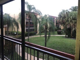 733 SE 1st Way in Deerfield Beach, FL - Building Photo