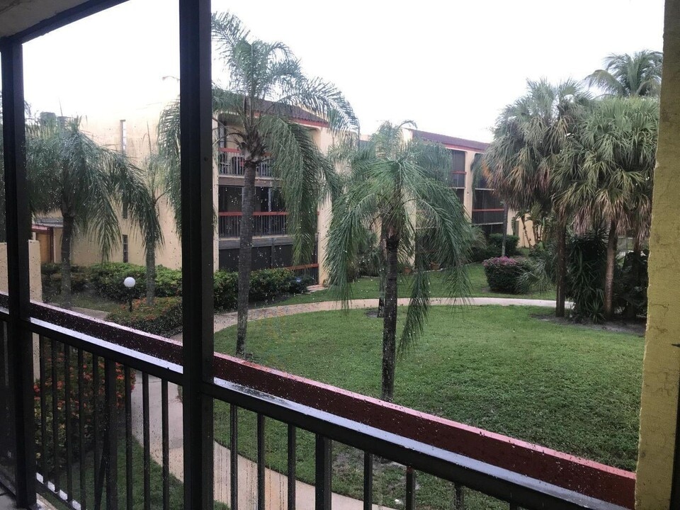 733 SE 1st Way in Deerfield Beach, FL - Building Photo