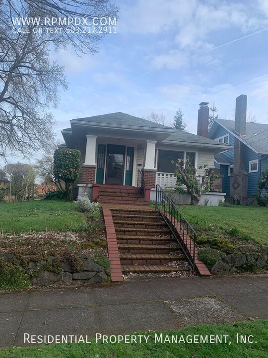 3205 NE Everett St in Portland, OR - Building Photo