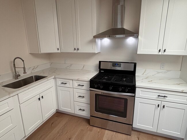 6534 Peach Ave, Unit A in Van Nuys, CA - Building Photo - Building Photo