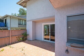9584 Easter Way in San Diego, CA - Building Photo - Building Photo
