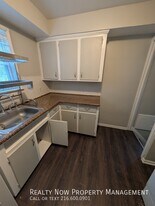 27471 Forestview Ave in Euclid, OH - Building Photo