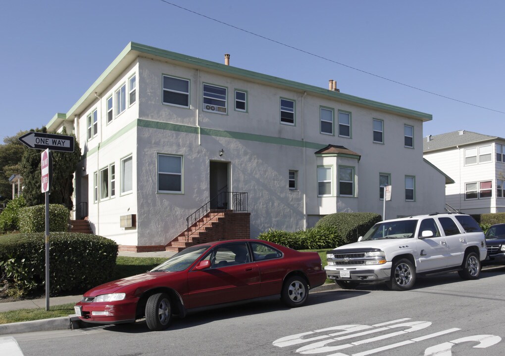 1200 Carmelita Ave in Burlingame, CA - Building Photo