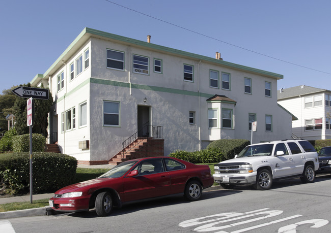 1200 Carmelita Ave in Burlingame, CA - Building Photo - Building Photo