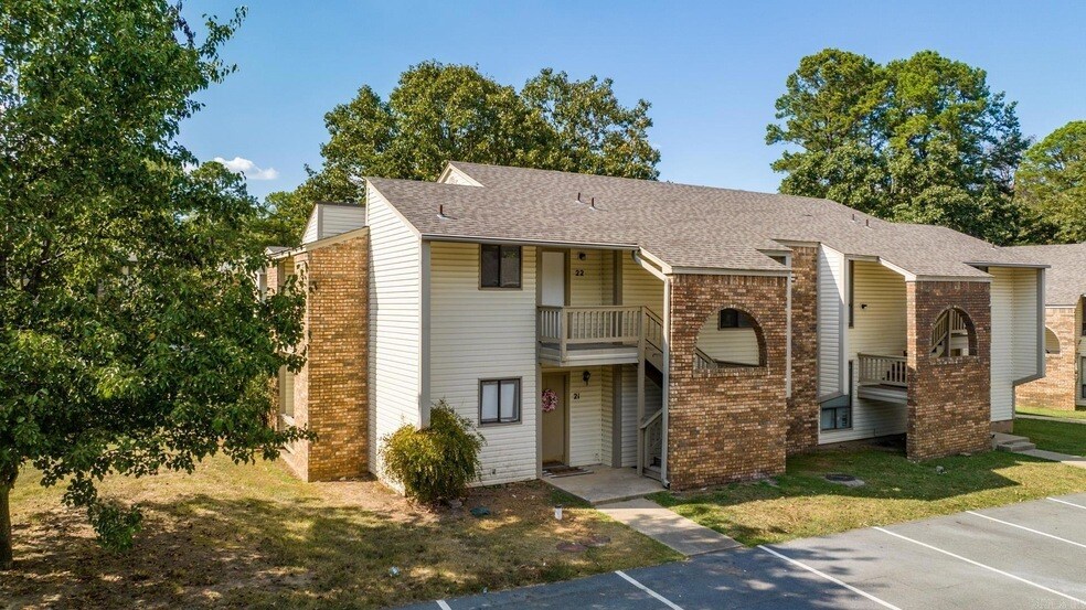 101 Pine Forest Dr in Maumelle, AR - Foto de edificio