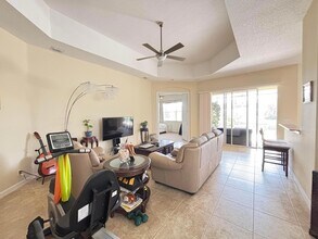 6532 SE Broadmoor Ln in Stuart, FL - Building Photo - Building Photo