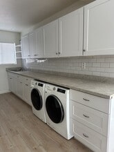 201 S Ventura Rd in Port Hueneme, CA - Building Photo - Building Photo