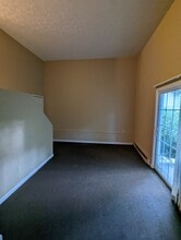 8838 Stone Way NW in North Canton, OH - Foto de edificio - Building Photo