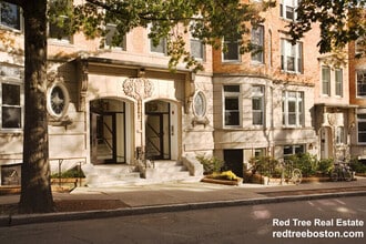 1540 Beacon St, Unit 2A in Brookline, MA - Foto de edificio - Building Photo