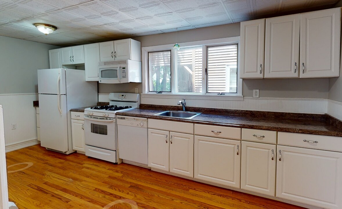32 Speridakis Ter, Unit 2 in Cambridge, MA - Building Photo