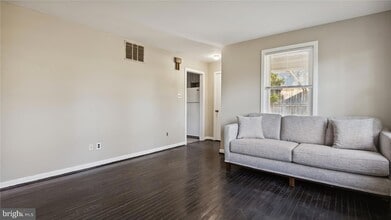 1123 Parrish Dr in Rockville, MD - Building Photo - Building Photo