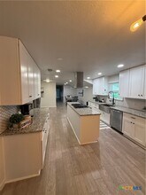 1428 Lee St in New Braunfels, TX - Building Photo - Building Photo