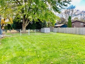 1980 Tumblebrook Rd in Neenah, WI - Building Photo - Building Photo
