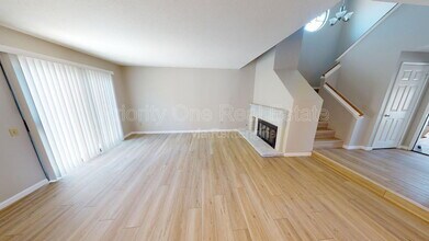 4002 Carmel Brooks Way in San Diego, CA - Building Photo - Building Photo
