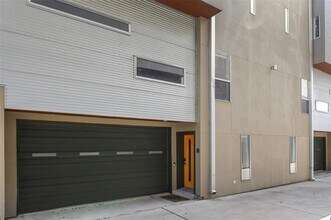 5205 Capitol Ave in Dallas, TX - Building Photo - Building Photo