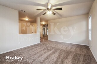 679 Harvest Meadow Way in New Whiteland, IN - Foto de edificio - Building Photo