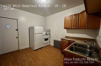 4220 W Armitage Ave in Chicago, IL - Building Photo - Building Photo