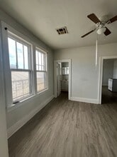 405 E Broadway Ave in Enid, OK - Foto de edificio - Building Photo
