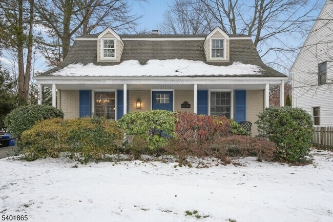 property at 16-21 Split Rock Rd