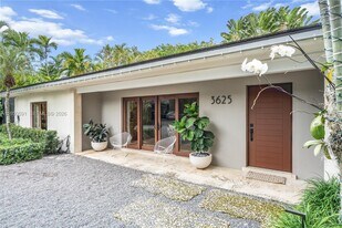 3625 Battersea Rd in Miami, FL - Building Photo