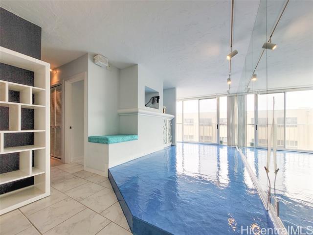 1215 Alexander St in Honolulu, HI - Building Photo