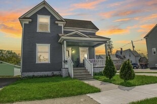 232 E 13th St in Holland, MI - Building Photo