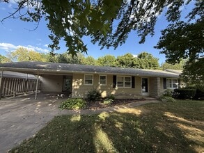 2356 S Wallis Smith Ave in Springfield, MO - Building Photo - Building Photo