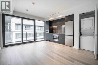 1 Jarvis St in Hamilton, ON - Building Photo - Building Photo