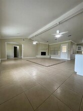 7811 Echo Brook Dr in Houston, TX - Building Photo - Building Photo