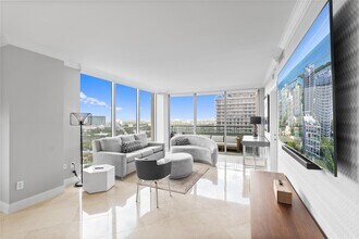 3350 SW 27th Ave, Unit 1907 in Miami, FL - Foto de edificio - Building Photo