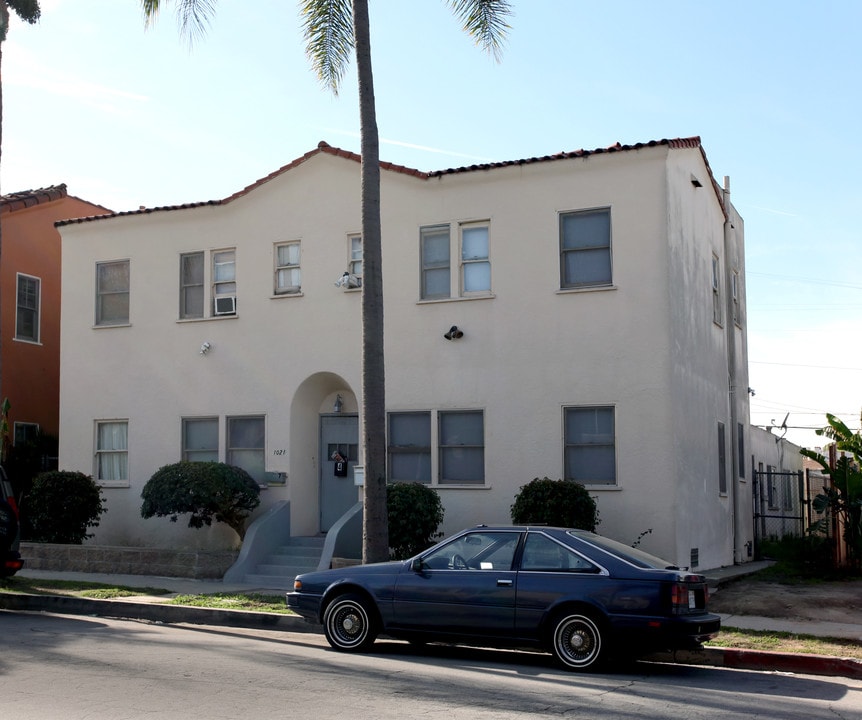 1021 Coronado Ave in Long Beach, CA - Foto de edificio