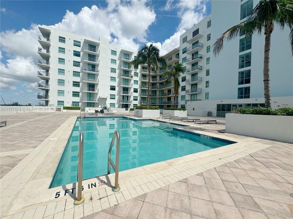 140 S Dixie Hwy in Hollywood, FL - Building Photo