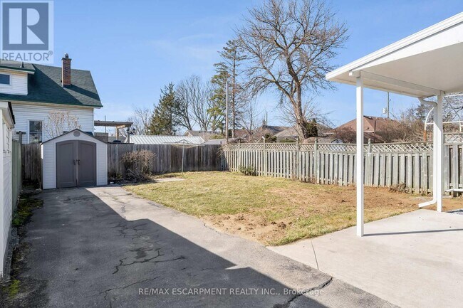 229 Geneva St in St Catharines, ON - Building Photo - Building Photo