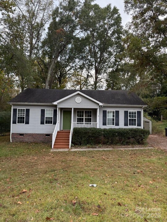 228 Sheffield Dr in York, SC - Building Photo