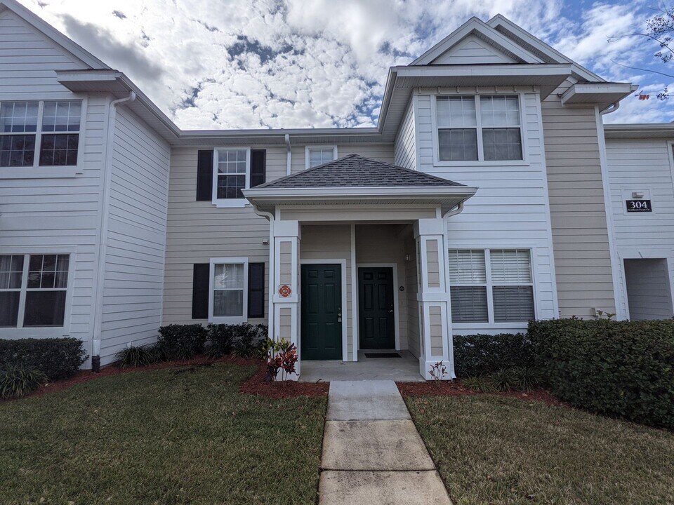 304 Southern Pecan Cir in Winter Garden, FL - Building Photo