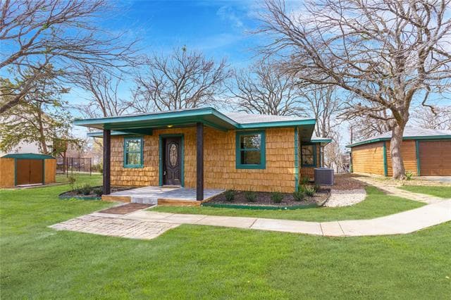 property at 321 Crescent Dr